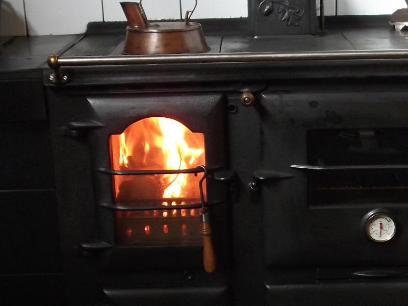 https://www.homewoodstoves.co.nz/wp-content/uploads/HH23.jpg